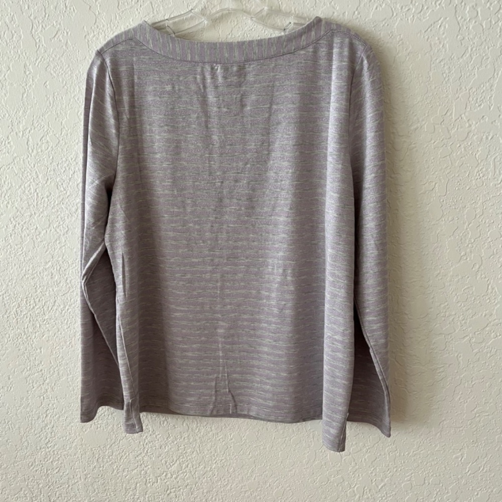 NWOT Chico’s Striped Subtle Silver Bling Gray/Lavender Long Sleeve Top Size 6-8 - Picture 7 of 10